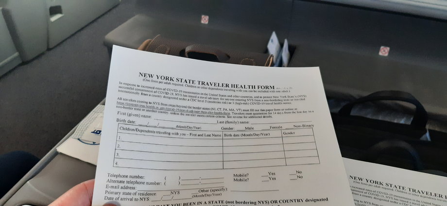 To kolejny formularz dla pasażerów, których celem podróży jest stan Nowy Jork. Zawiera pytania o odwiedzane ostatnio kraje, stan zdrowia, cel podróży. 