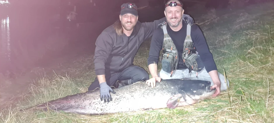  Vladimir Branković (levo) i Miško Šteković (desno) sa ulovom