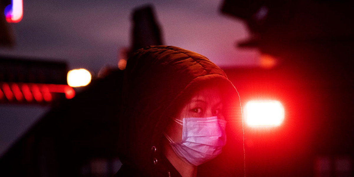 Od czasu wybuchu epidemii nowego chińskiego koronawirusa, tamtejsze władze odnotowały 5974 przypadki zakażeń i 132 zgony z jego powodu.