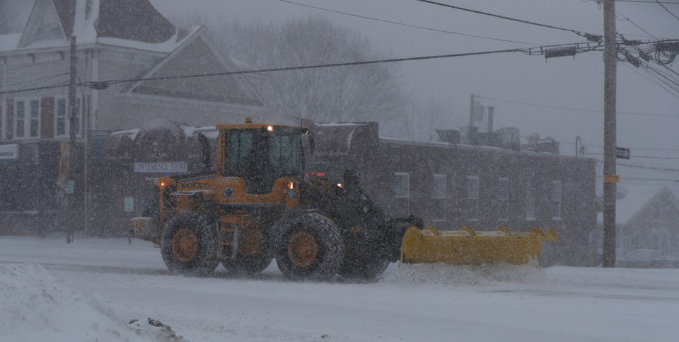 epa06416957 - USA WEATHER WINTER STORM (Winter storm hits New England)