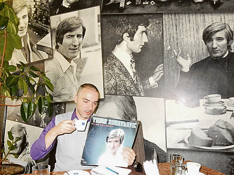 U kafani "Tomina priča" sve podseća na slavnog pevača