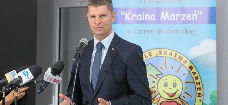 Piontkowski: Przy powrocie uczniów do szkół próbujemy znaleźć złoty środek [WIDEO]