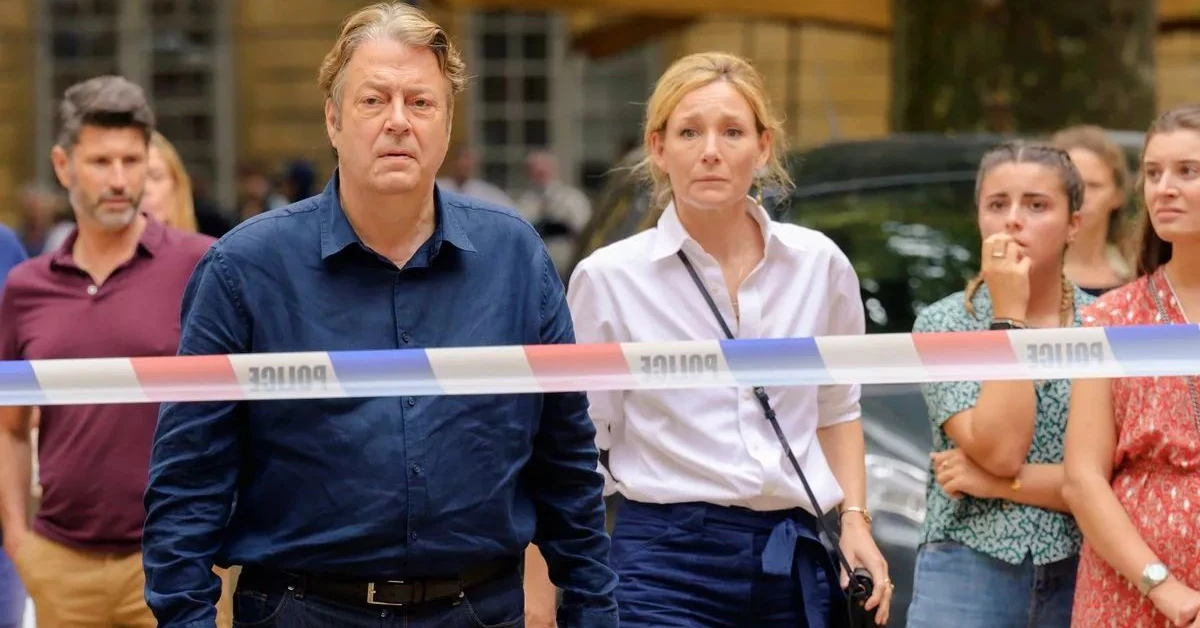 Kultowe kryminały w telewizji. Adaptacje klasycznych powieści przez całe wakacje