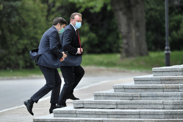 Nie tylko maseczki ministerstwa nie spełniają norm. Ten sam problem dotyczy tych od KGHM czy WOŚP