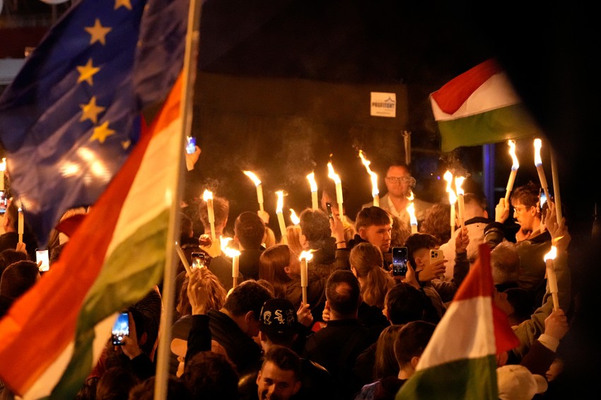 Pristalice Tise slave pobedu u Budimpešti, Mađarska, 12. aprila