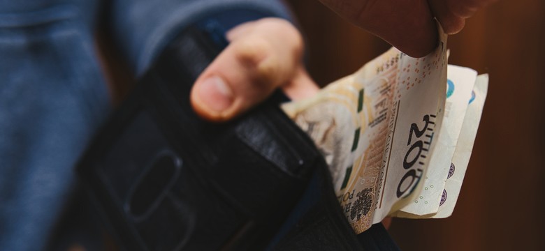8 dodatków dla emerytów i rencistów w 2025 r. Senior może dostać od 17,46 zł do 1333,24 zł
