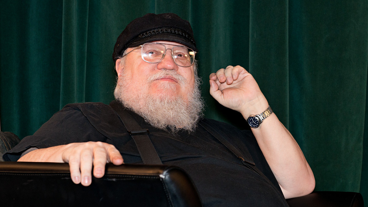 George R. R. Martin ogłosił datę premiery swojej nowej książki. "Ogień i krew" ("Fire &amp; Blood"), opowiadająca o losach rodu Targaryenów 300 lat przed wydarzeniami z "Pieśni lodu i ognia" (a także serialu "Gra o tron"), ukaże się w Stanach Zjednoczonych 20 listopada. Polska edycja również ma ukazać się jeszcze w tym roku, nie podano na razie dokładnej daty premiery.