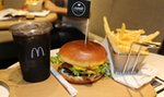 McDonald's: uzależnia jak kokaina, igła w burgerze...