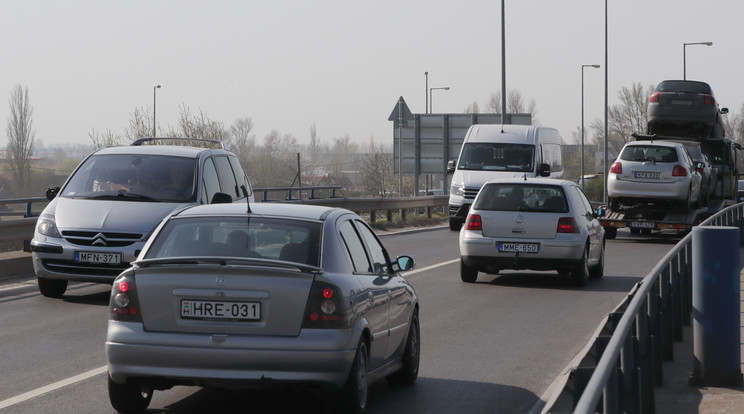 Kedd reggel nagyjából zökkenőmentes közlekedés várja az autósokat / Fotó: Grnák László