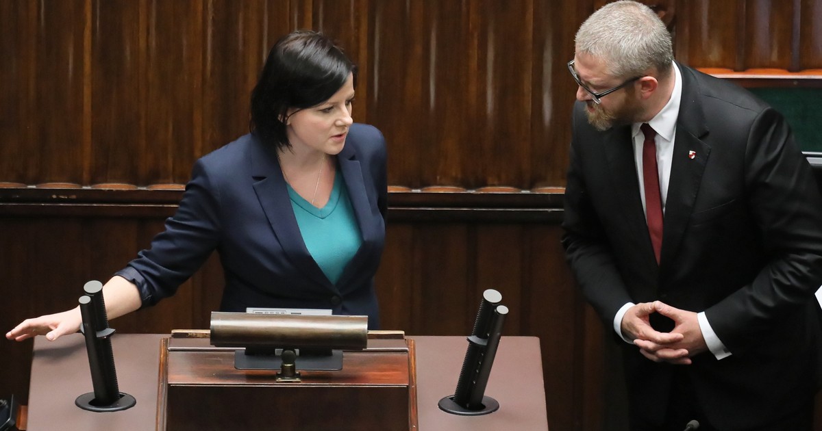 Poseł Konfederacji i Kaja Godek wtargnęli do ministerstwa. Wyprowadziła ich policja [WIDEO]