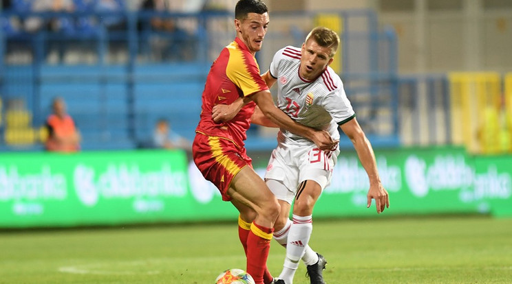 Sigér (jobbra) Montenegró ellen magára húzhatta a labdarúgó-válogatott mezét /Fotó: MLSZ
