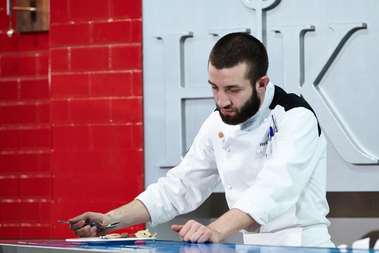 Łukasz Kawaller, finalista 'Hell's Kitchen'