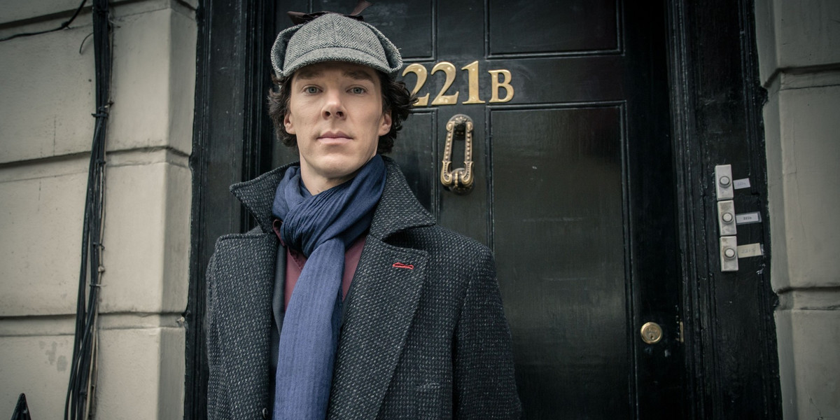 Sposób myślenia Holmesa streszcza w dwóch słowach: świadome i celowe. Na zdjęciu Benedict Cumberbatch w roli Sherlocka Holmesa