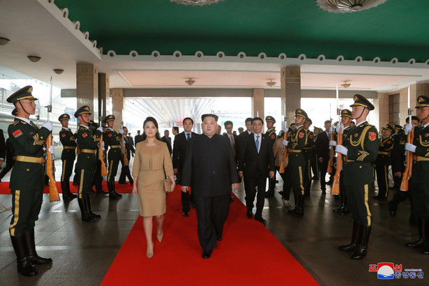 Kim Dzong Un z żoną Ri Sol-ju