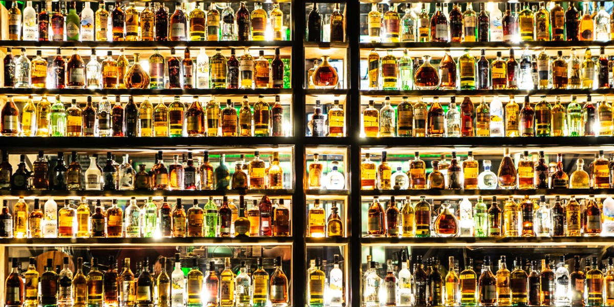 Alkohol z ostrzeżeniami jak papierosy?