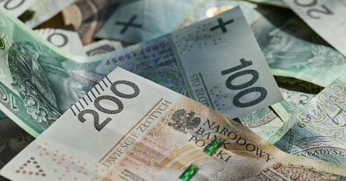 Nawet 400 proc. miesięcznej pensji. Kto i w jaki sposób może otrzymać czterokrotność miesięcznej wypłaty?