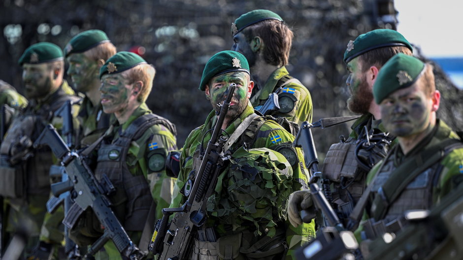 Szwedzcy żołnierze podczas ćwiczeń Aurora 23
