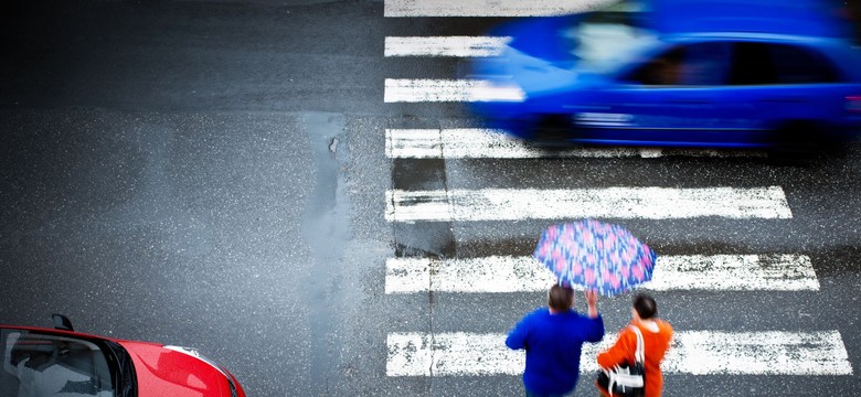 Piesi przegrali w Sejmie. Nie będą mieli pierwszeństwa. "Nie stać nas na to"