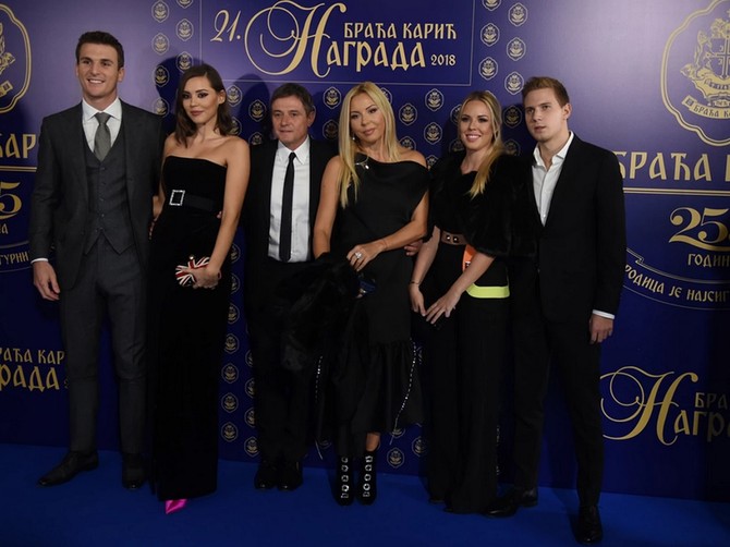 Snežana i Dragan Stojković Piksi sa decom i zetom pre nekoliko godina u Beogradu