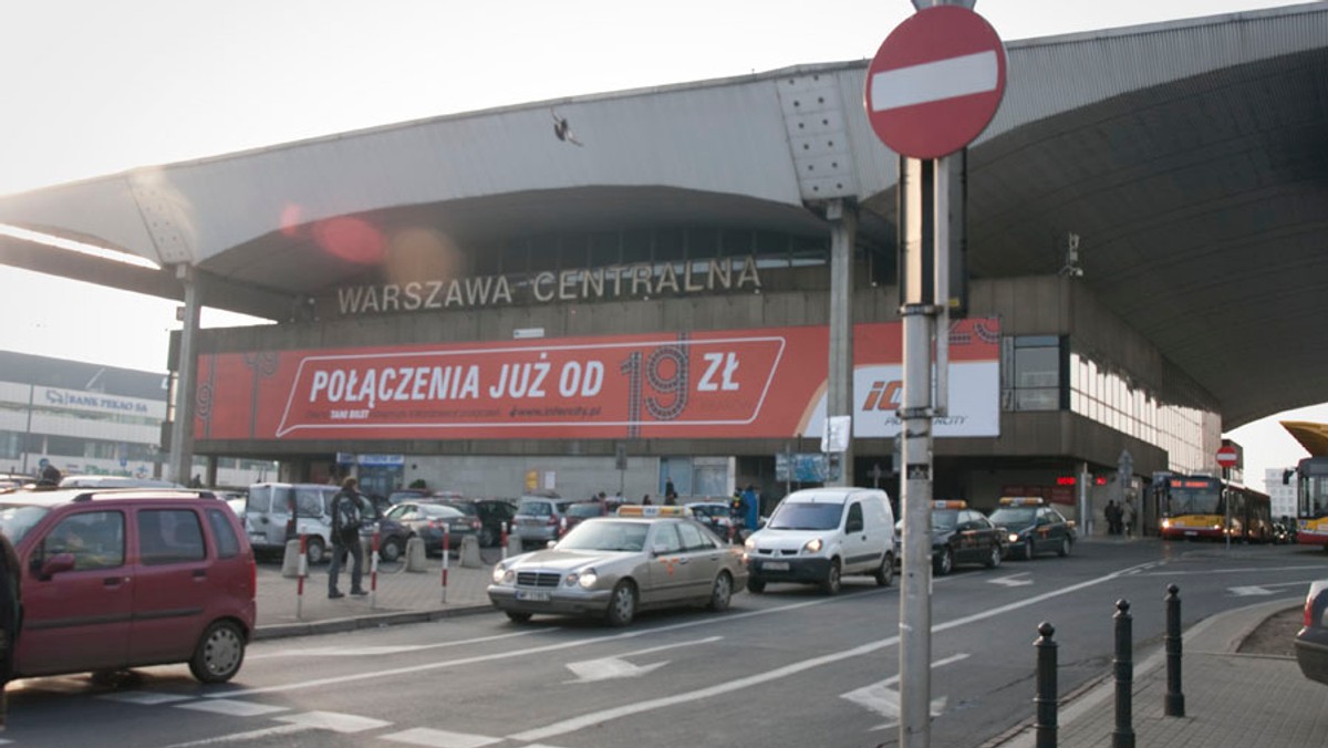 W Sejmie trwają prace nad prezydenckim projektem, który zakłada ograniczenie liczny billboardów szpecących krajobraz. Po wprowadzeniu nowego prawa to gmina decydowałaby, gdzie mogłyby się pojawiać reklamy.