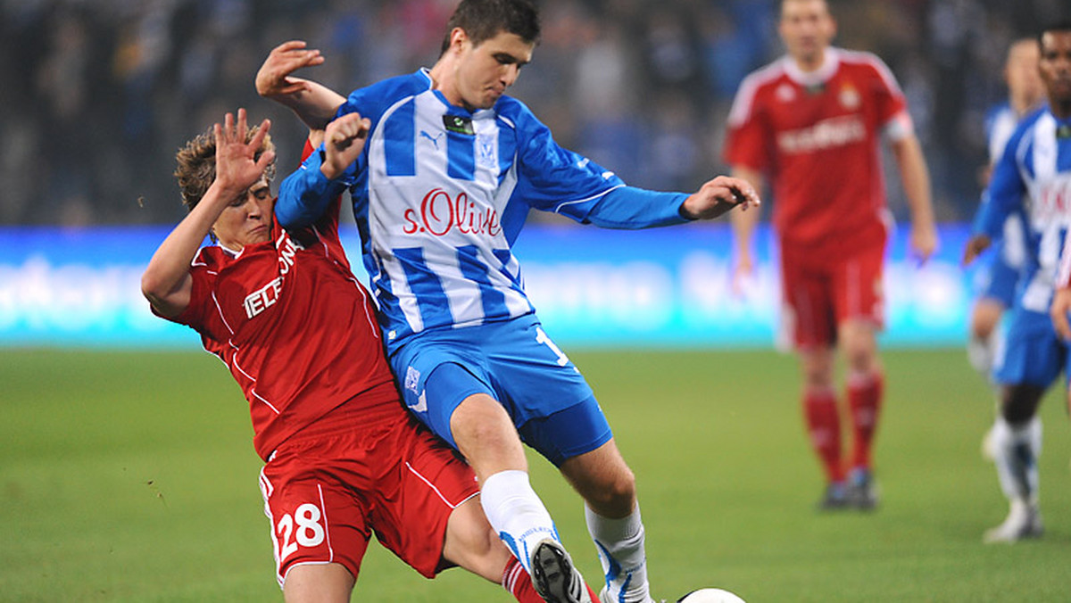 W najciekawszym meczu 26. kolejki Ekstraklasy Wisła Kraków zmierzy się na własnym stadionie z Lechem Poznań. Biała Gwiazda zechce zgarnąć komplet punktów, aby przybliżyć się do mistrzostwa. Początek spotkania o godzinie 20:00.