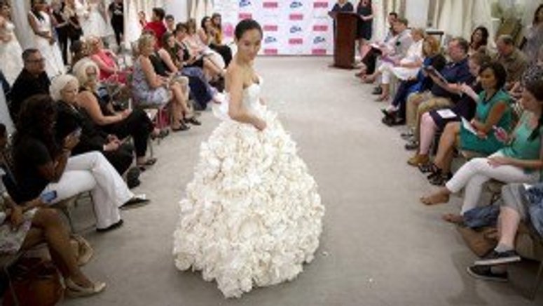 Wedding Mishaps Bride Will Dress In Toilet Paper For Fashion