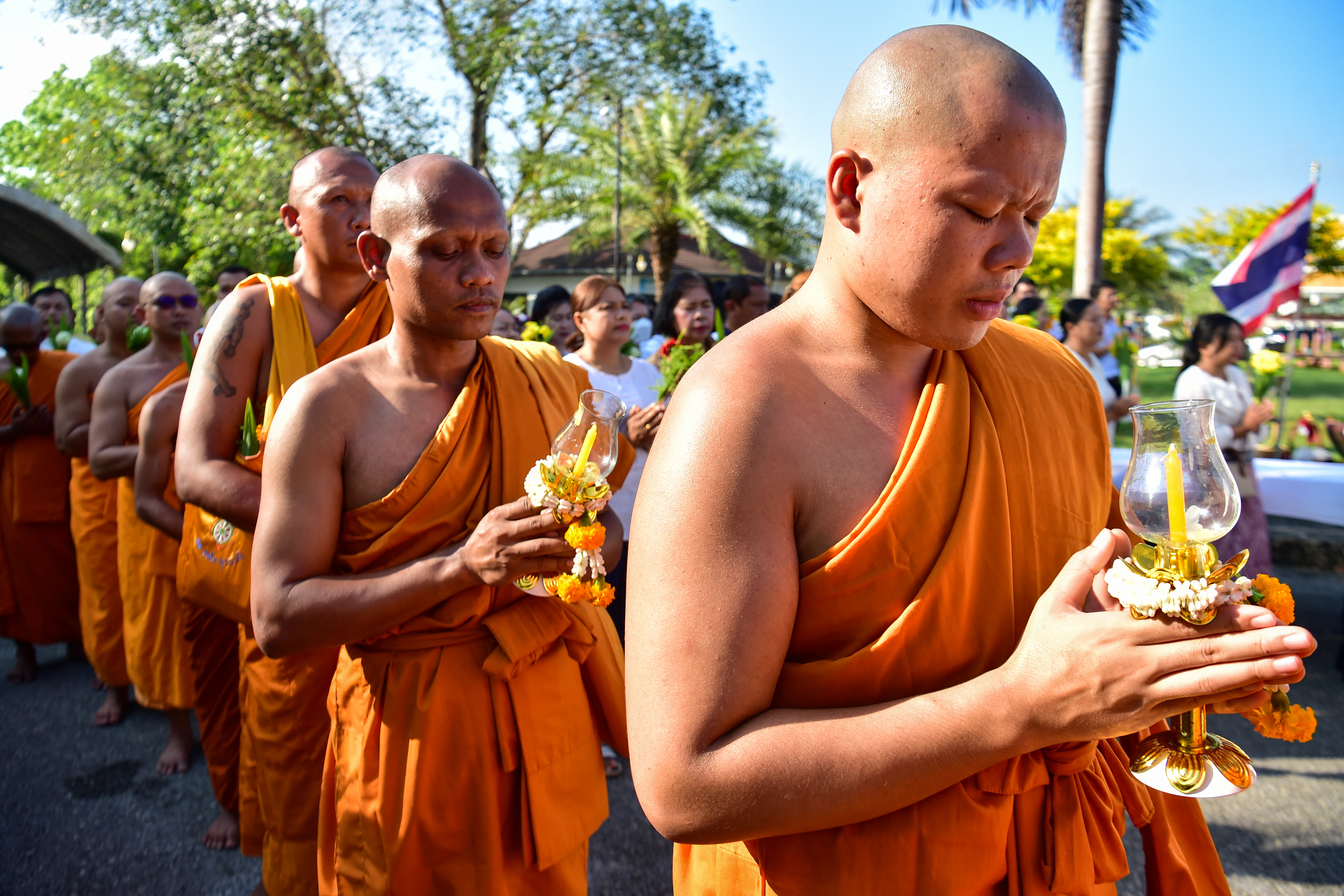 Thailandia: donna ricatta 9 monaci buddisti per 12 milioni