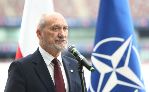 Macierewicz o F-16 nad Syrią: To niezbędne, potrzebne i absolutnie mieszczące się w ramach bezpieczeństwa Polski