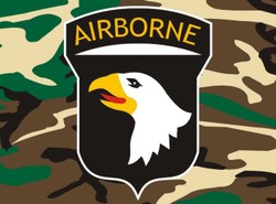 Polscy żołnierze odpruwają orły z mundurów