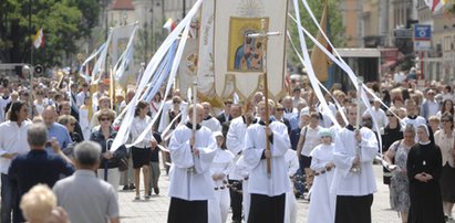 Boże Ciało w Warszawie. Objazdy, komunikacja, sklepy