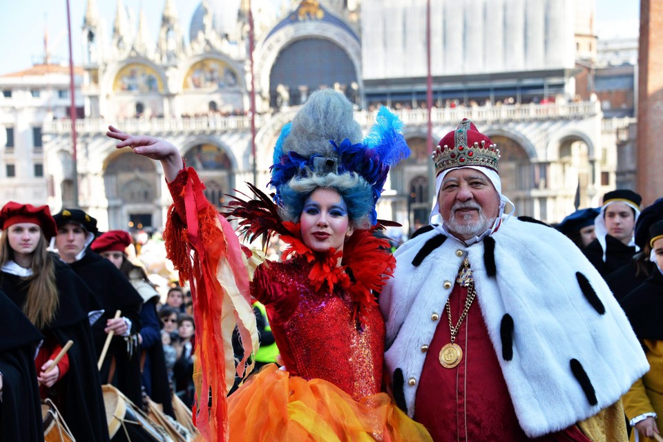 ITALY CARNIVAL (Carnival in Venice - Official opening)