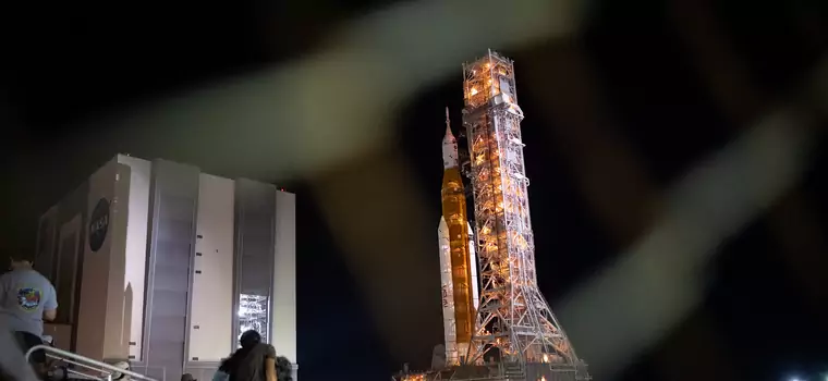 NASA wraca na Księżyc. Gigantyczna rakieta misji Artemis wystartowała 