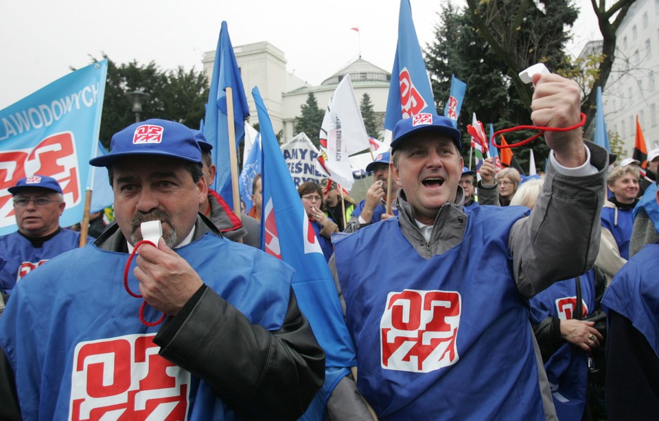 Protestujący związkowcy, fot. PAP/Bartłomiej Zborowski