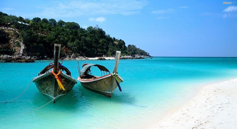 ___3944317___https:______static.pulse.com.gh___webservice___escenic___binary___3944317___2015___7___6___17___19366-boats-on-zanzibar-beach-1920x1200-beach-wallpaper