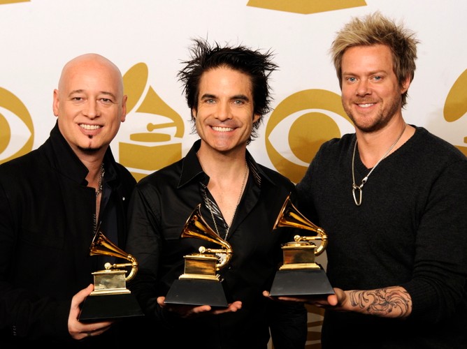 W kategorii Najlepsze Wykonanie - Pop (zespół) zwyciężył zespół Train z utworem 'Hey, Soul Sister (Live)'