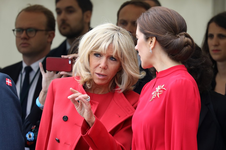 Brigitte Macron i księżna Maria w czerwonych kreacjach na spotkaniu