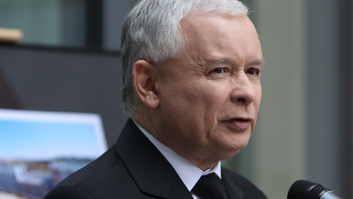 Portal WikiLeaks ujawnił kolejną depeszę, w której można przeczytać m.in. o tym, jak Jarosław Kaczyński był postrzegany przez ambasadorów USA w Polsce. Depesza pochodzi z 9 sierpnia 2006 r. i można się z niej dowiedzieć, że prezes PiS został uznany za "najsilniejszą osobę w polskiej polityce".