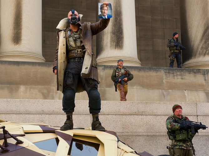 Mroczny rycerz powstaje / (C) 2012 WARNER BROS. ENTERTAINMENT INC. AND LEGENDARY PICTURES FUNDING, LLC