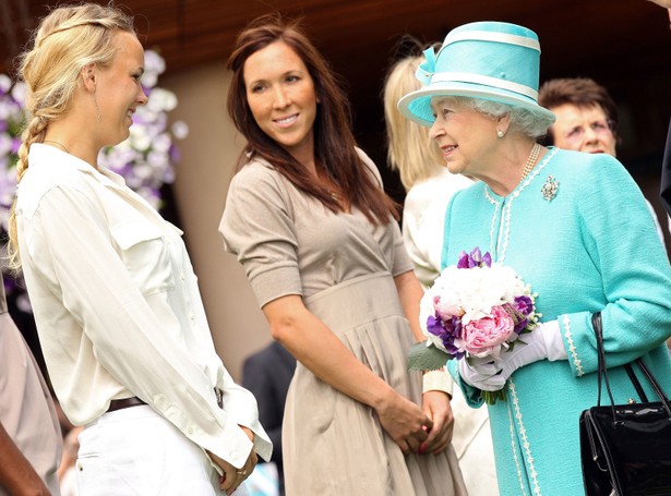 Królowa przyszła na korty Wimbledonu