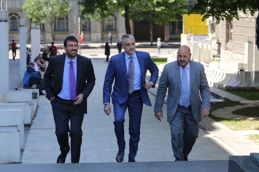 Marko Đurišić (SDS), Čedomir Jovanović (LDP) i Đorđe Stojšić (LSV) na putu ka Predsedništvu Srbije (sleva na desno) 