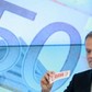 Premier Donald Tusk 50 coś tam trzyma