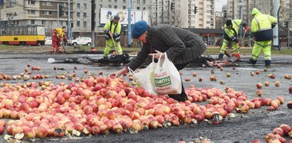 Osobliwe sceny po proteście rolników. To zdjęcie stało się symbolem