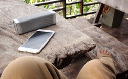 Tymi głośnikami rozkręcisz każdą imprezę. Oto 5 najlepszych przenośnych urządzeń [PORADNIK]