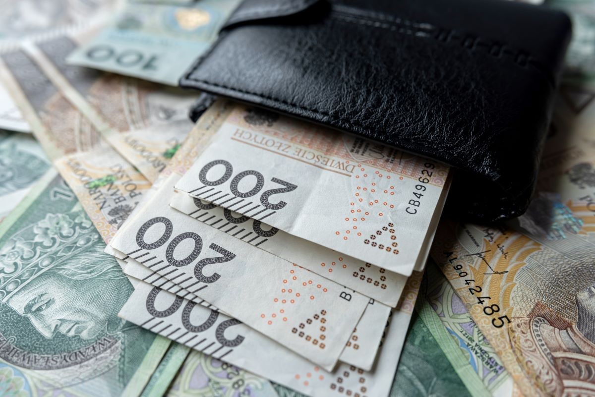 30-latka z 2 dniami urlopu płatnego, 35-latka już 4 dni, 40-latka ma 6 dni, 45-latka - 8 dni, a 50-latka aż 10 dni [nowelizacja kodeksu pracy]