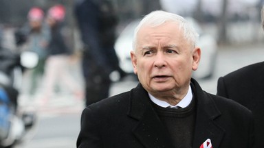 Jarosław Kaczyński odwiedził grób pary prezydenckiej na Wawelu