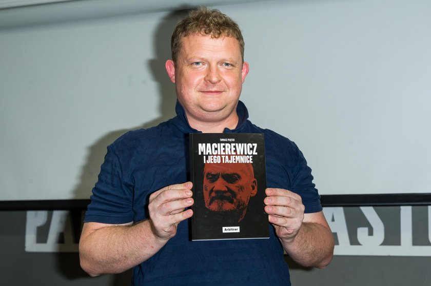 Tomasz Piątek, dziennikarz śledczy i autor bestsellerów o Macierewiczu