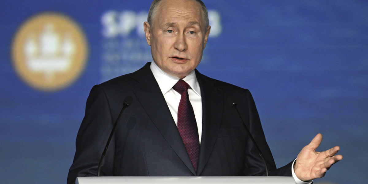 Władimir Putin przemawia na Forum Ekonomicznym w Sankt Petersburgu