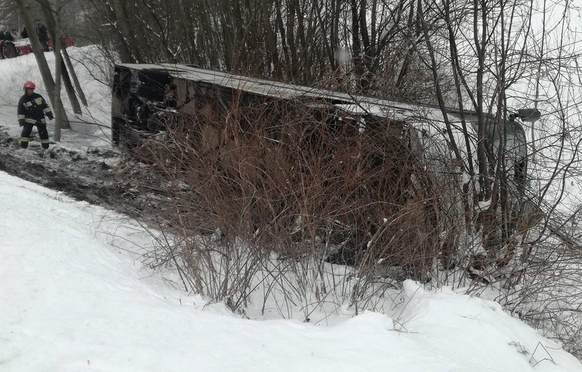 Wypadek autobusu w Gliniku Górnym