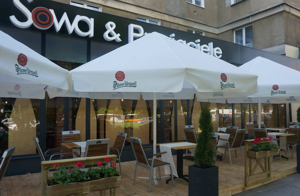 Wejście do restauracji "Sowa i Przyjaciele"