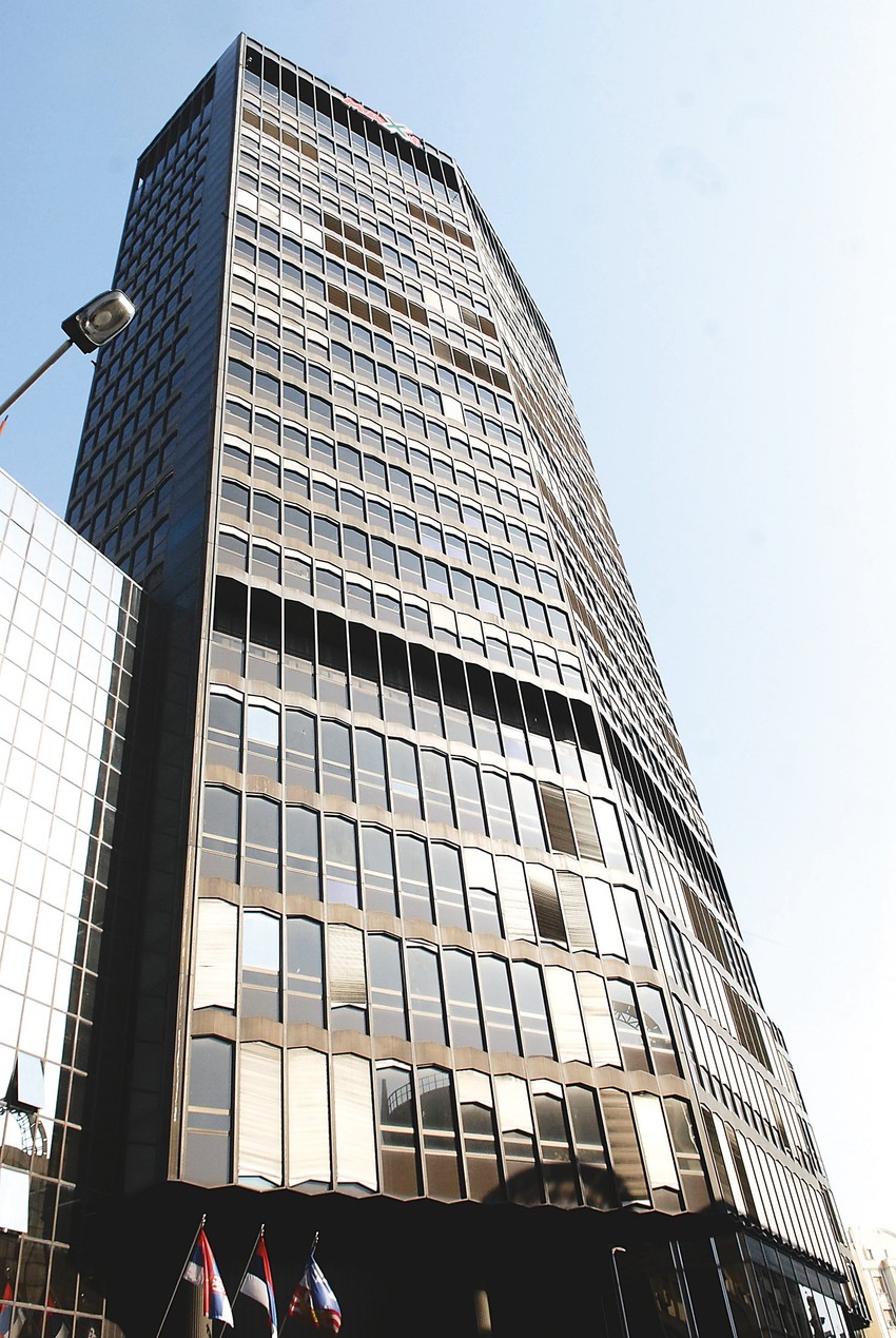 U Americi, ali i velikom broju evropskih zemalja, čišćenje ventilacionih sistema javnih zgrada jednom godišnje, propisano je zakonom